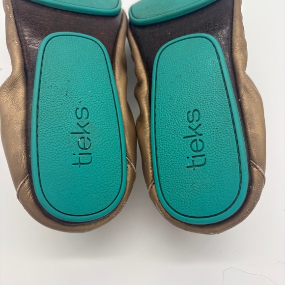 Tieks Gold Flats Size 9 Leather Metallic - Picture 13 of 13